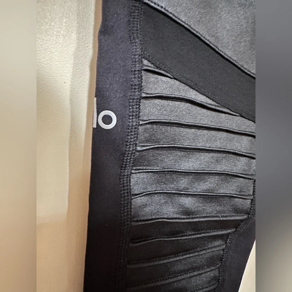 7/8 High-Waist Moto Legging - Picture 6 of 8